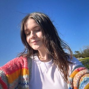 Meet your Posher, Ava